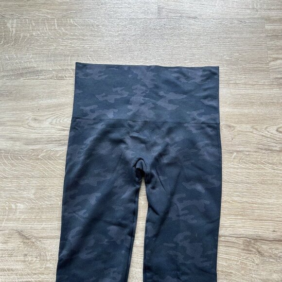 Spanx Women’s Grey Black Camo Look At Me Now Seamless Leggings Size XL - Picture 3 of 10